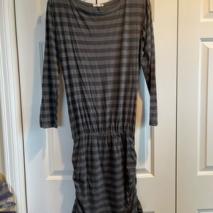 Women’s sz 3 SUNDRY ruched dress/tunic. Black/gray stripe! Drop waist